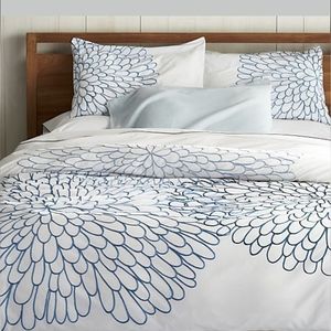 Crate & Barrel queen duvet cover
